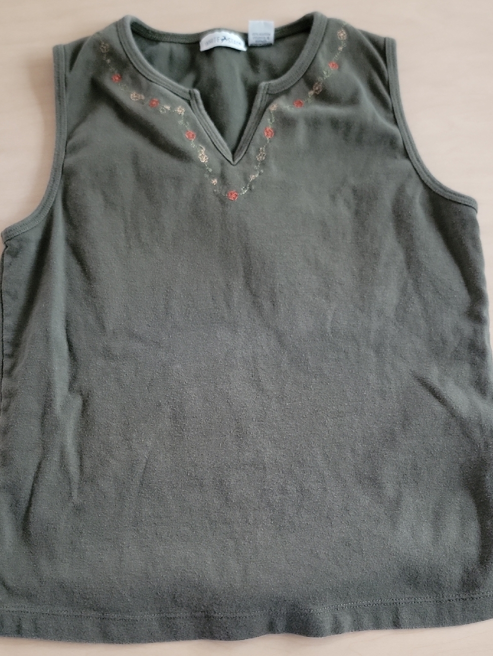 White Stag 100% Cotton Olive Green Embroidered V-Notch Tank Medium